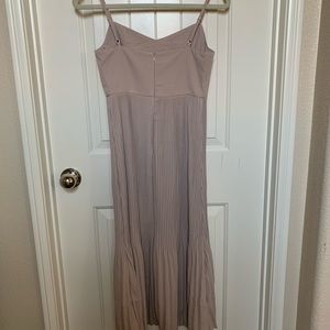 Sleeveless dress